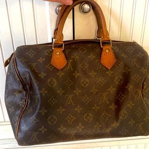 Authentic vintage Louis Vuitton Speedy 30.